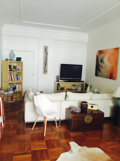 Sitting Room , comfortable with entertainment system and wifi! d
