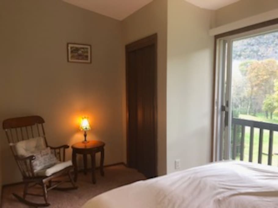 Queen Bedroom