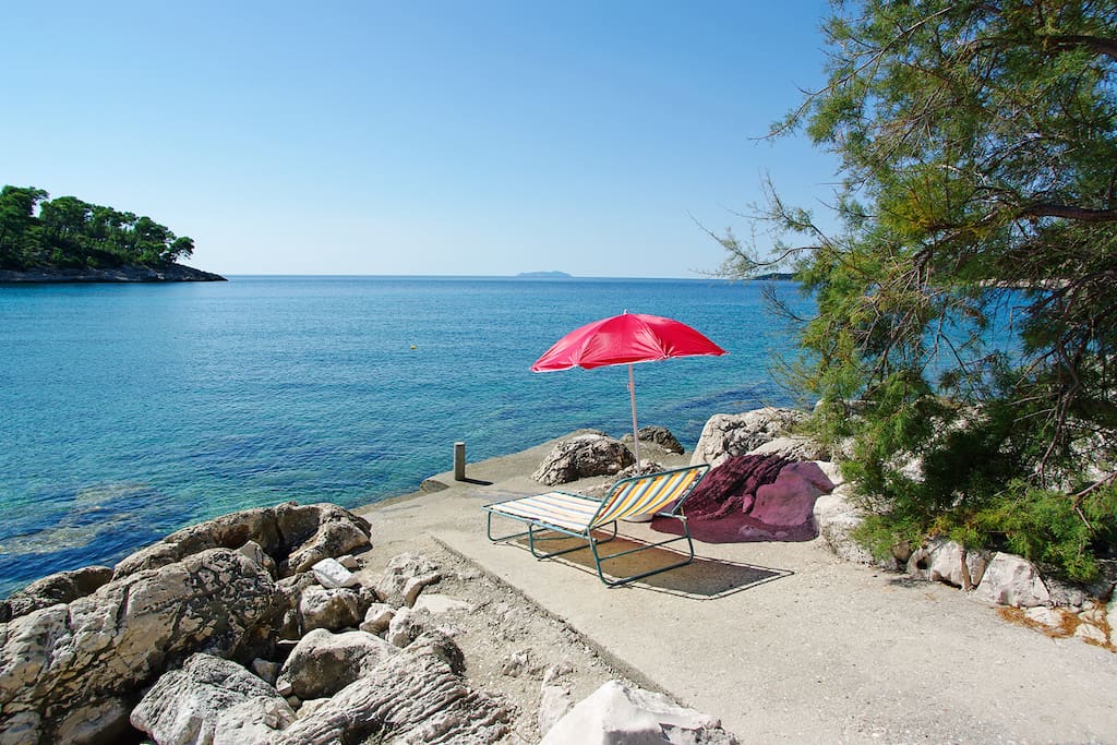 private sun plato with sea access