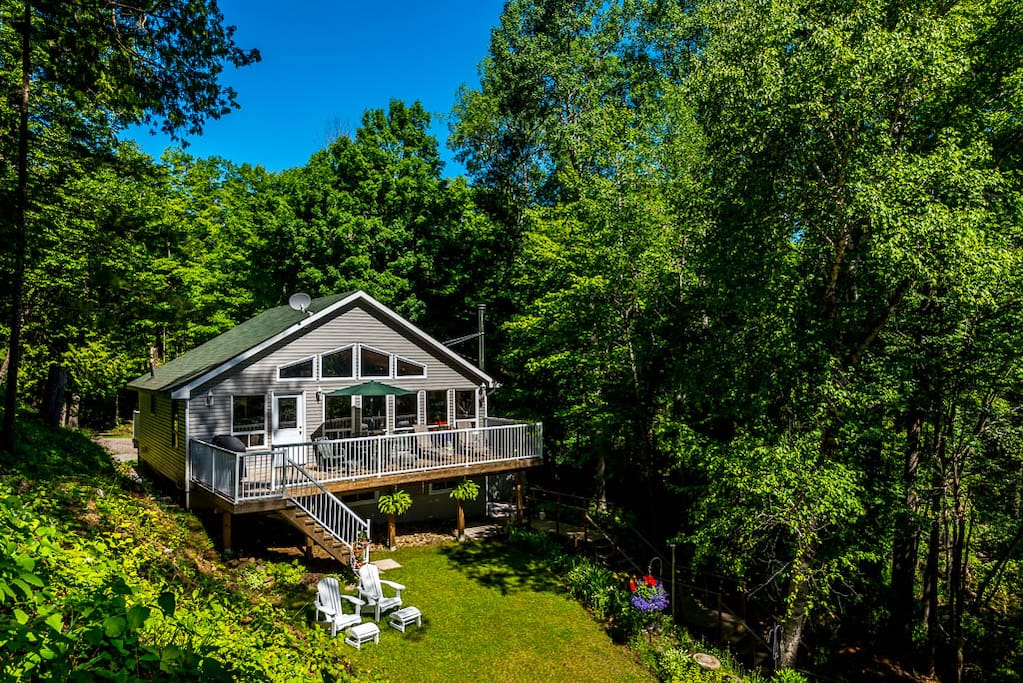 CRYSTAL LAKE COTTAGE RETREAT Cottages for Rent in Kinmount, Ontario, Canada