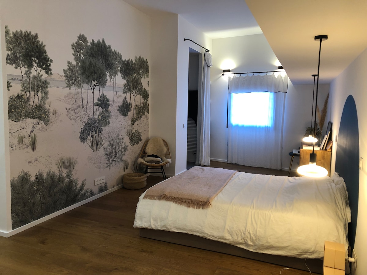 „მასტერ“ ოთახი საკუთარი სველი წერტილებით