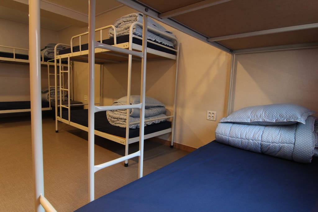 8 bed dorm