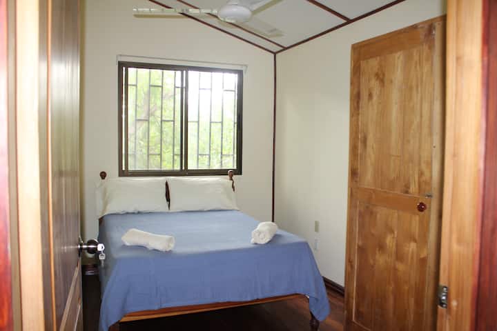 Bedroom 2 with Queen bed