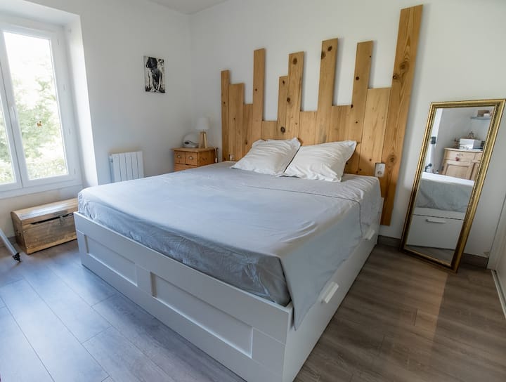 Соба со брачен кревет (queen size)
