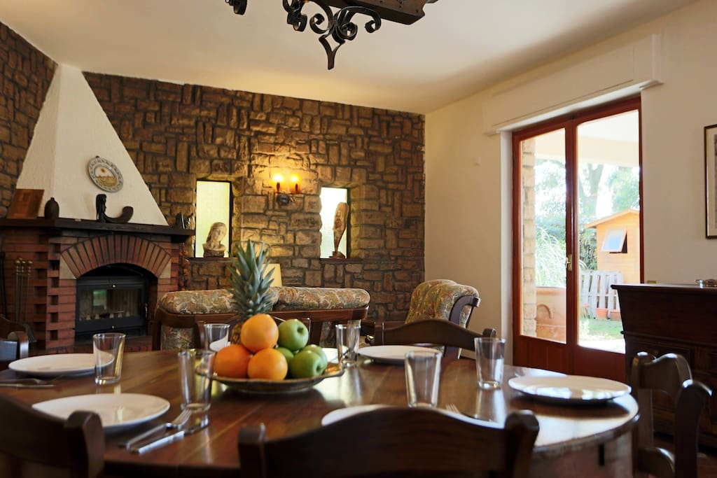 Ground floor living with dining areal