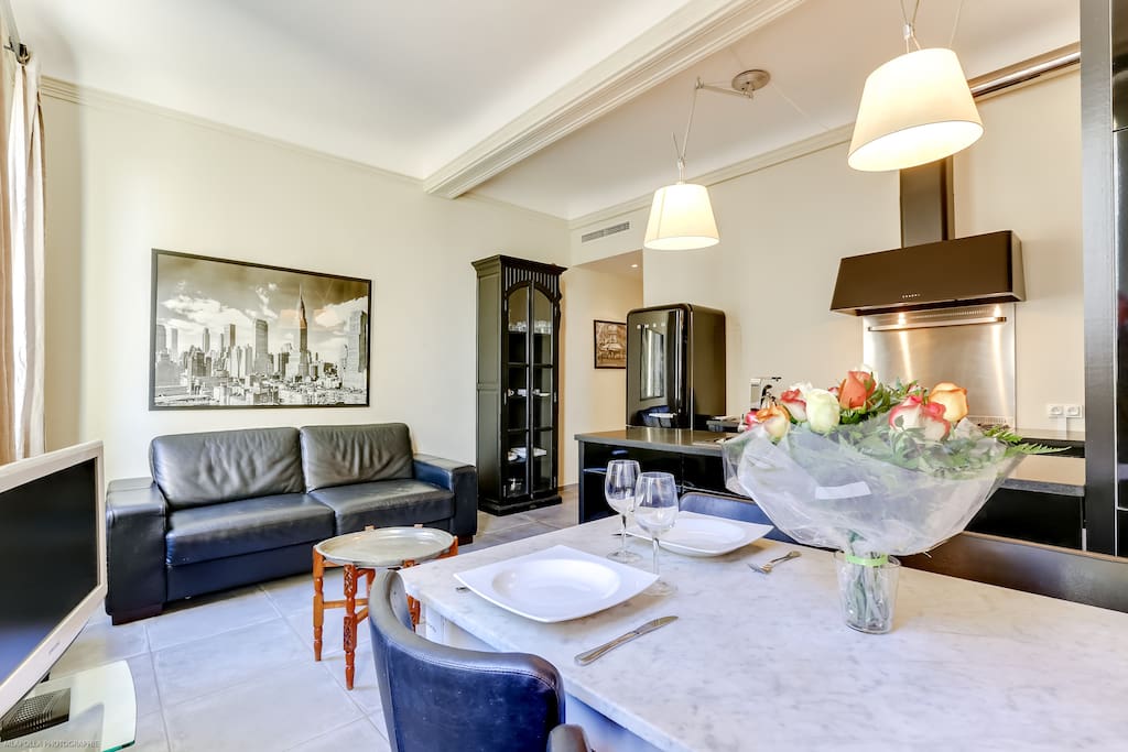 Espace salon et cuisine appartement 1er étage / living room-kitchen apartment 1rst floor