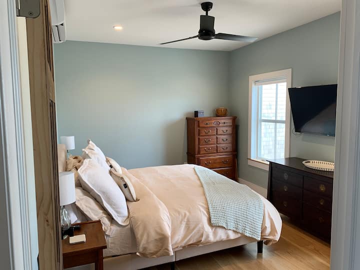 Slaapkamer op de eerste verdieping met kingsize bed