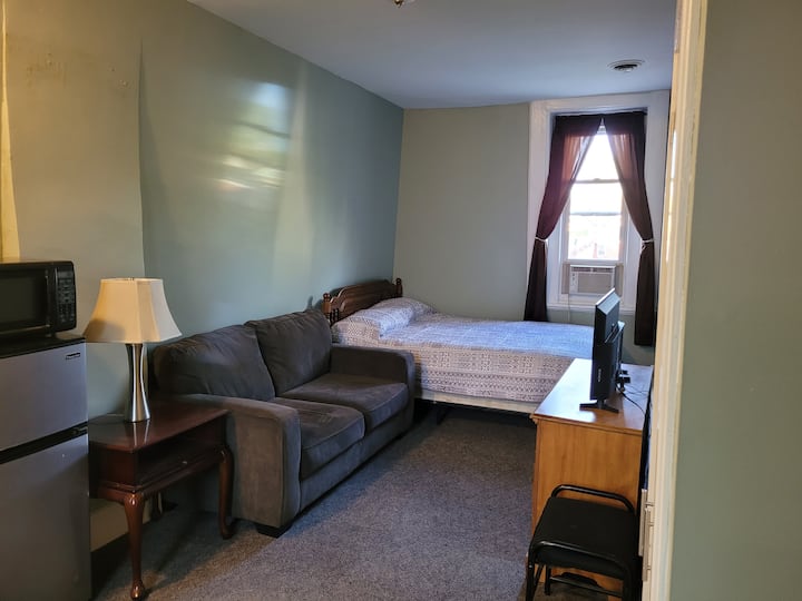 Private Room,#4 In Downtown Buffalo With Parking - Buffalo, NY