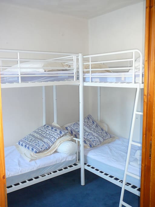 chambre 2X2 lits superposés