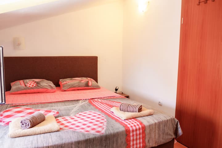 חדר שינה עם מיטה נוחה מאוד