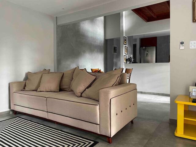 Lazer, paz e segurança apenas 10 minutos da Barra! gallery image 3