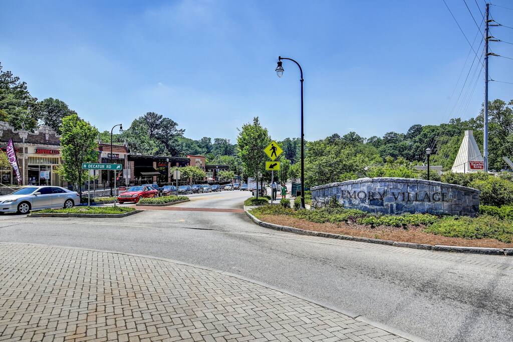 Walk to Emory Village