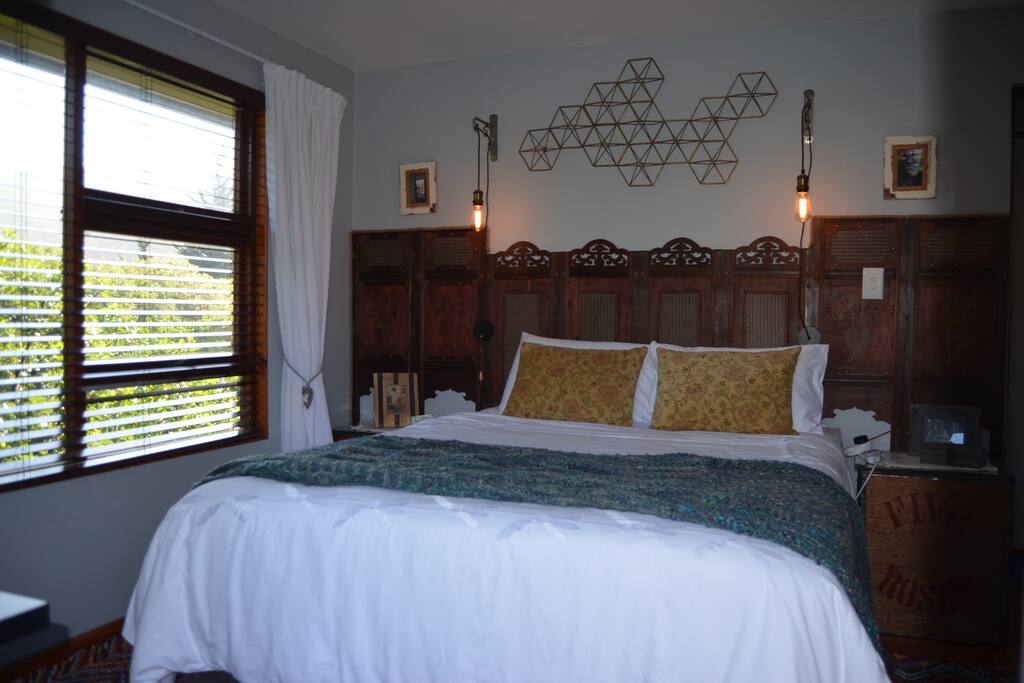 Quantum Lights Moroccan theme,
main bedroom with queen bed, plenty of cupboard space and an area for laptop work