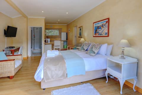 No 8 on Wright Self catering studio apartment