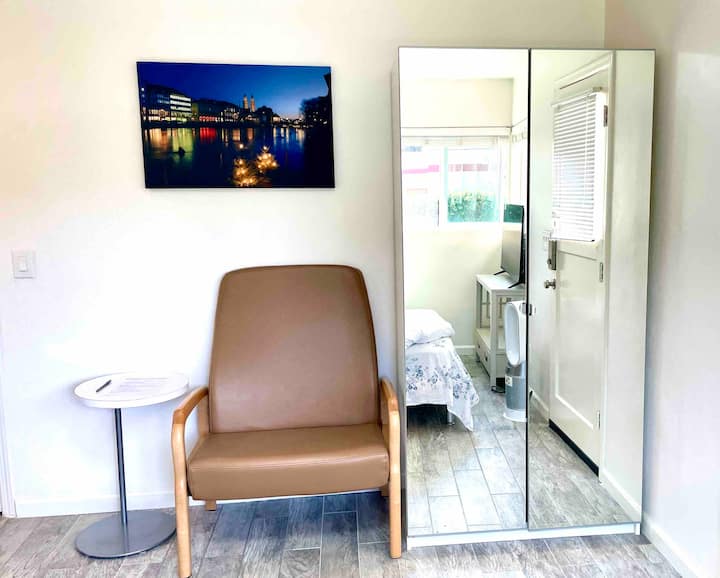 Adorable 1-bedroom Suite With Private Entrance - San Jose