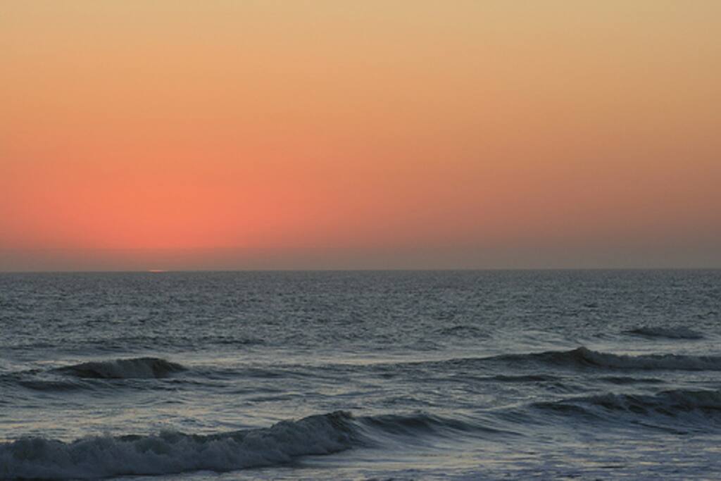 The Atlantic Ocean is about 300m from the apartment