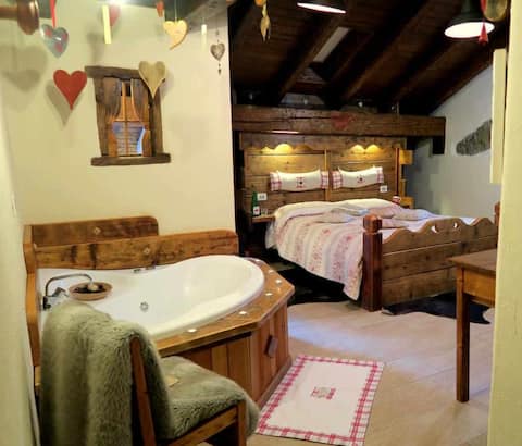 Top Airbnb: Romantic suite with hot tub a Gressan