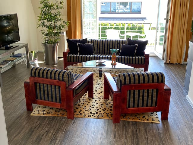 Stylish Apartment with Pool, Sauna & Rooftop gallery image 3