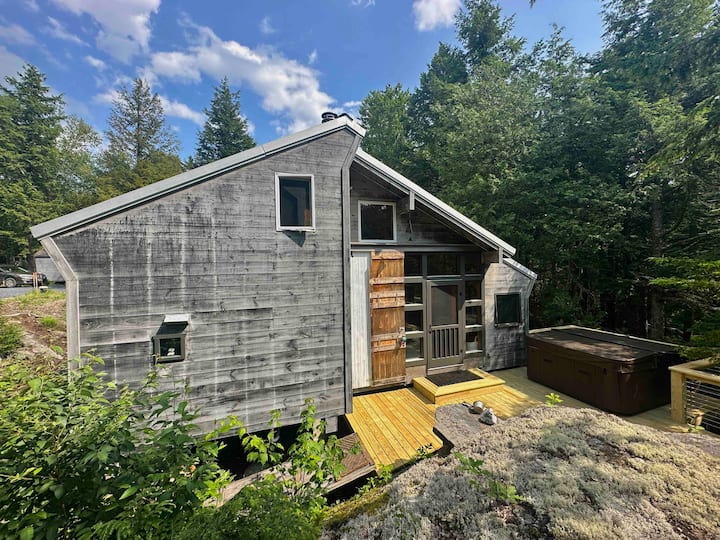 Apres Ski House Cabins for Rent in Kingfield, Maine, United States