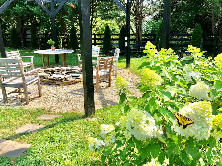 Littlefield Cottage Houses for Rent in Middleburg, Virginia, United