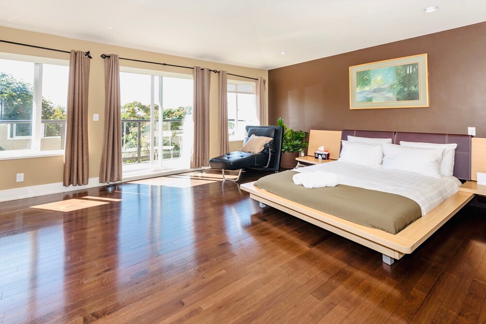 ห้องนอนใหญ่ขนาดใหญ่