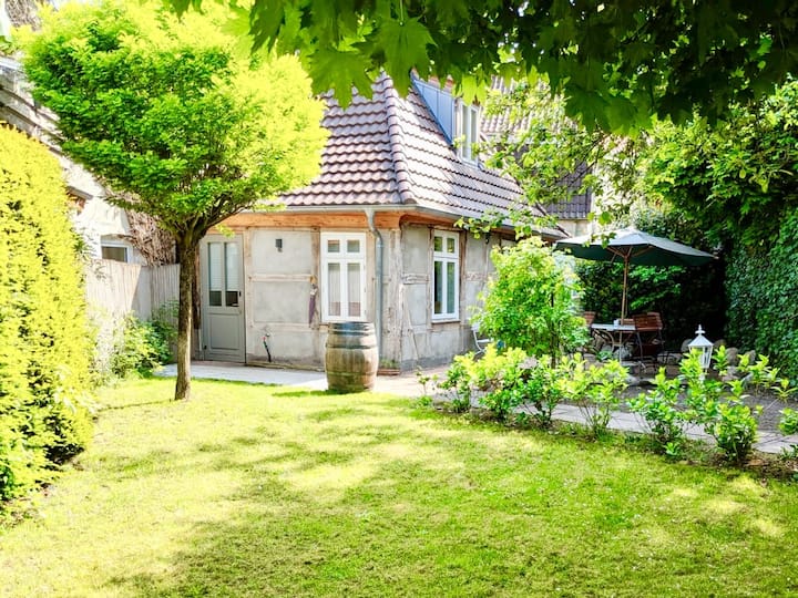 Apt. 1 Old Town Garden Apartment - 24h Check-In