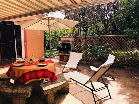 Village house in the heart of Provence