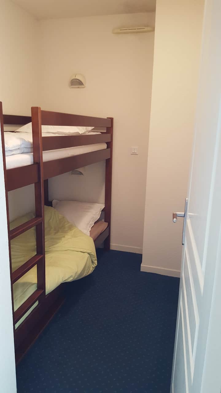 אזור בקתה קשיח אידיאלי לילדים