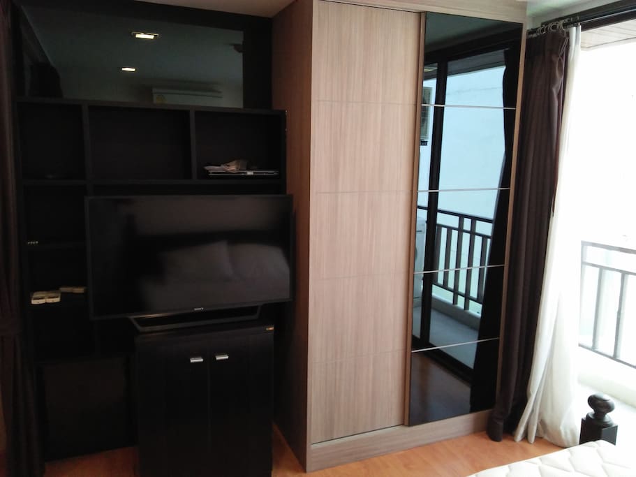 TV, Free Wifi & Closet