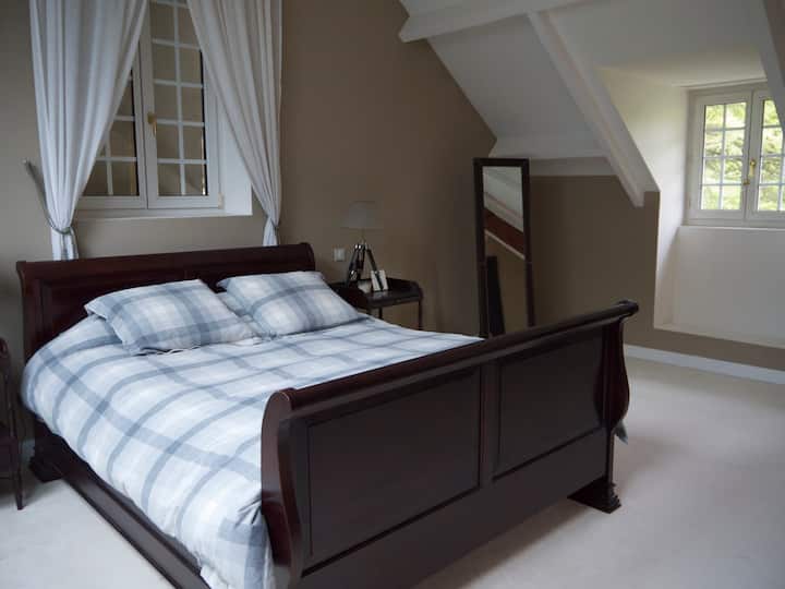 Еленска соба, втор кат