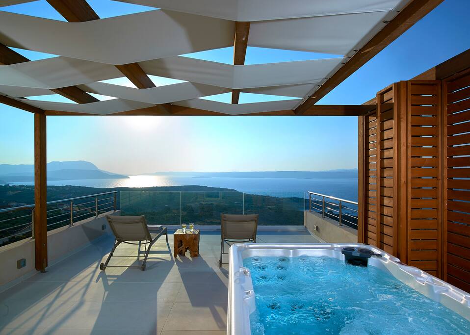 Private Jacuzzi on the top floor