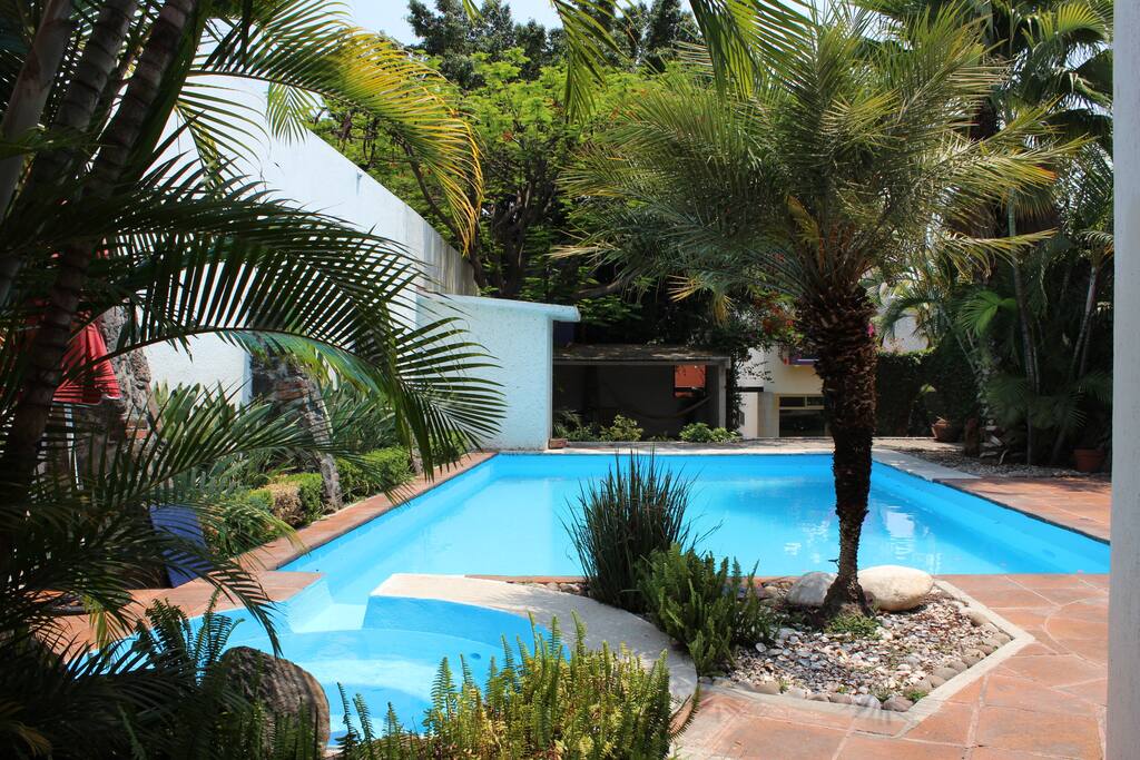 ZONA DE ALBERCA Y JACUZZI