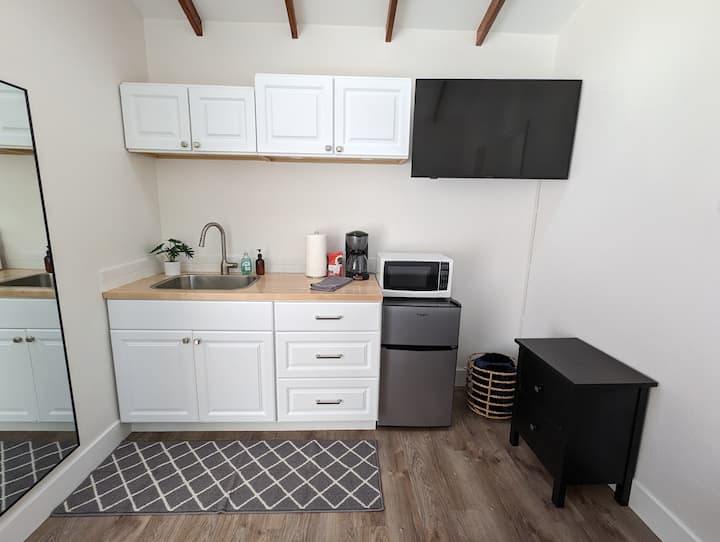 Beautiful Studio -Beach & Garden - Santa Barbara, CA