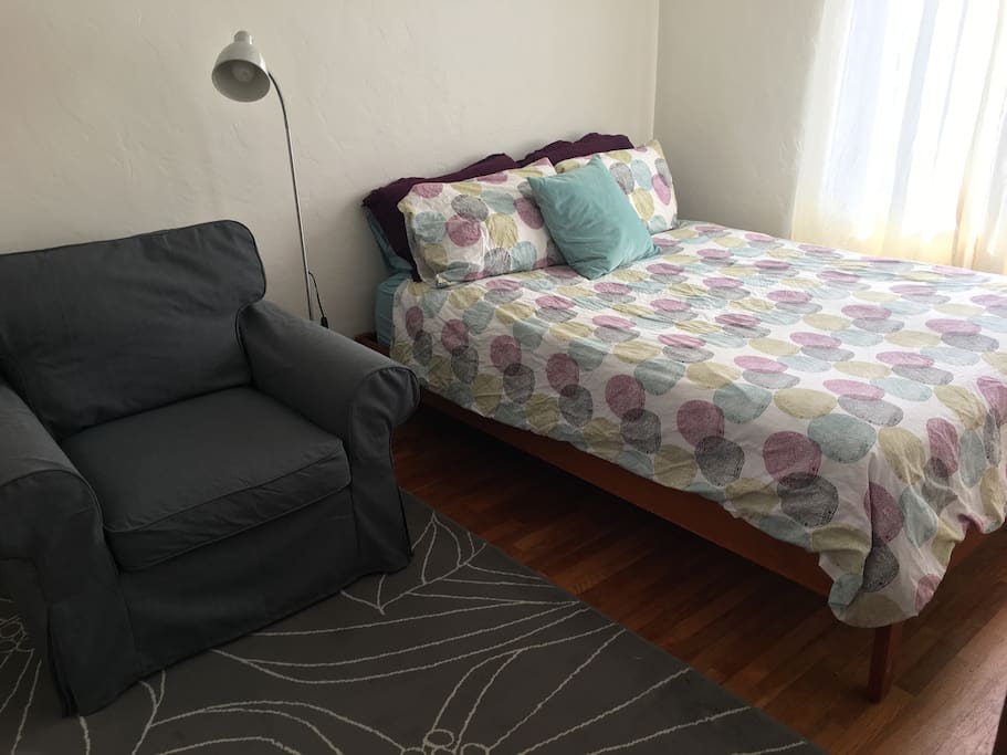 Comfortable Queen size bed.