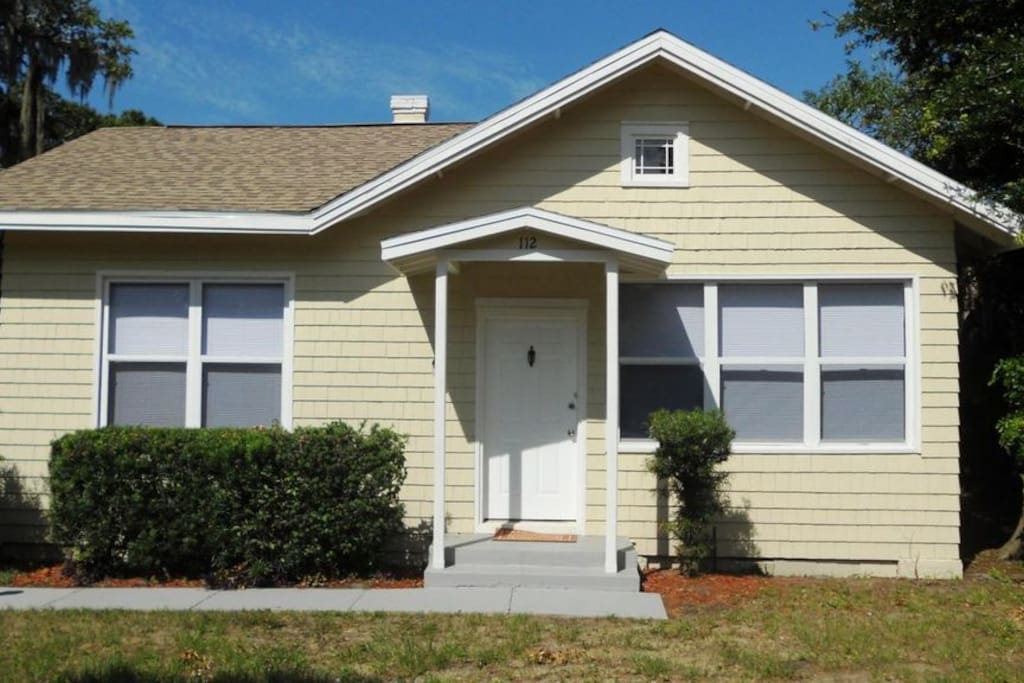 Front view of "Sea Side"