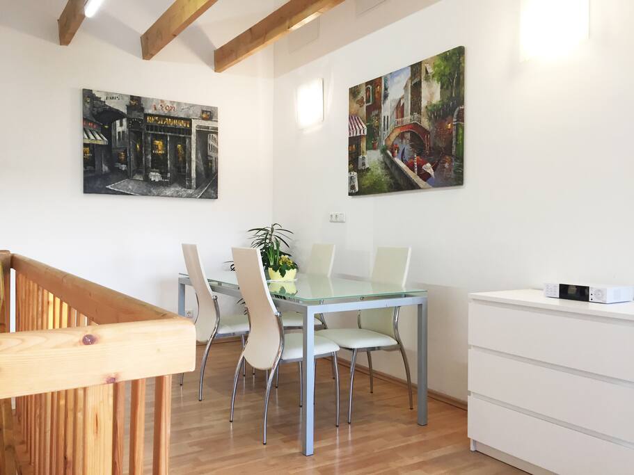 Wohnzimmer/Esszimmer