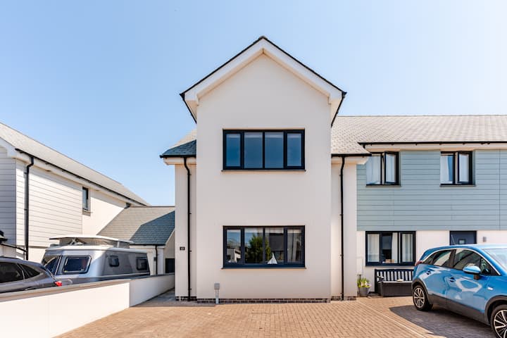 New 3 Bedroom House For 6 With Wifi - Bideford