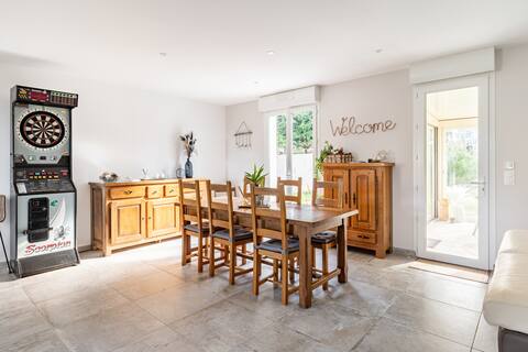 New Graye 4 bedroom house/sea beach on foot