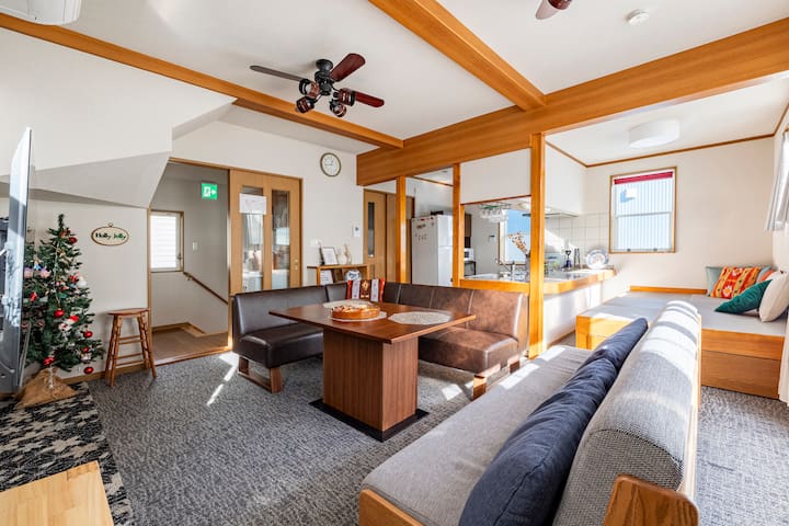 大家族の光あふれる家/115㎡/4ベッドルーム/シモンズダブルベッド7台！ gallery image 2