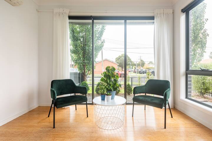 Contemporary Retreat - Dandenong