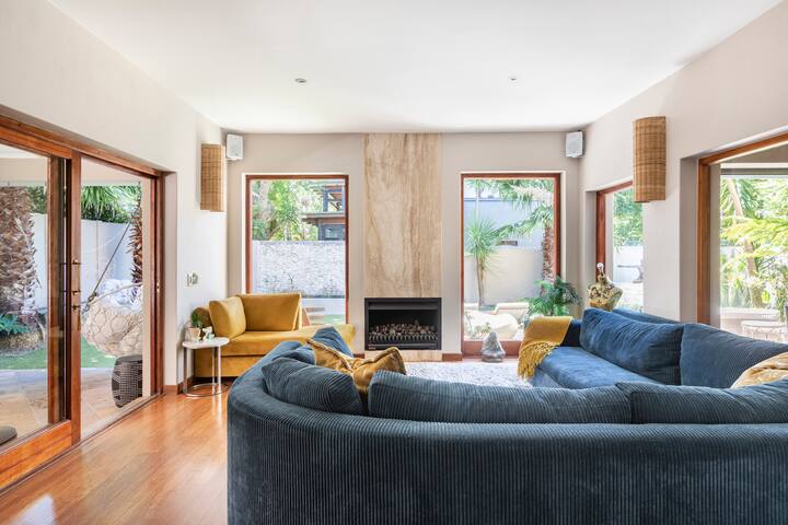 Mountain Views Villa gallery image 2