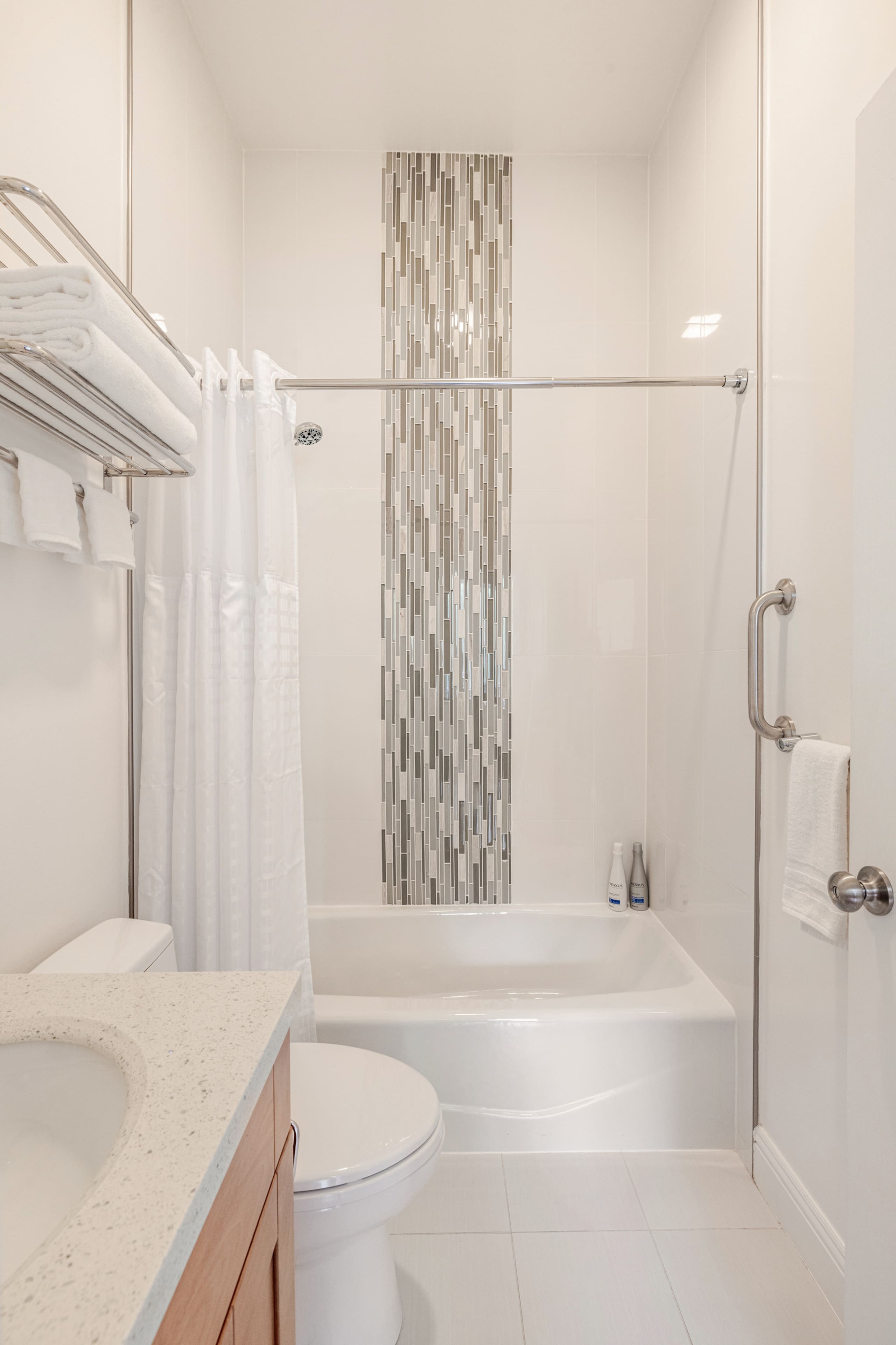 Home in San Francisco · ★4.98 · 2 bedrooms · 2 beds · 2 baths - Image 18