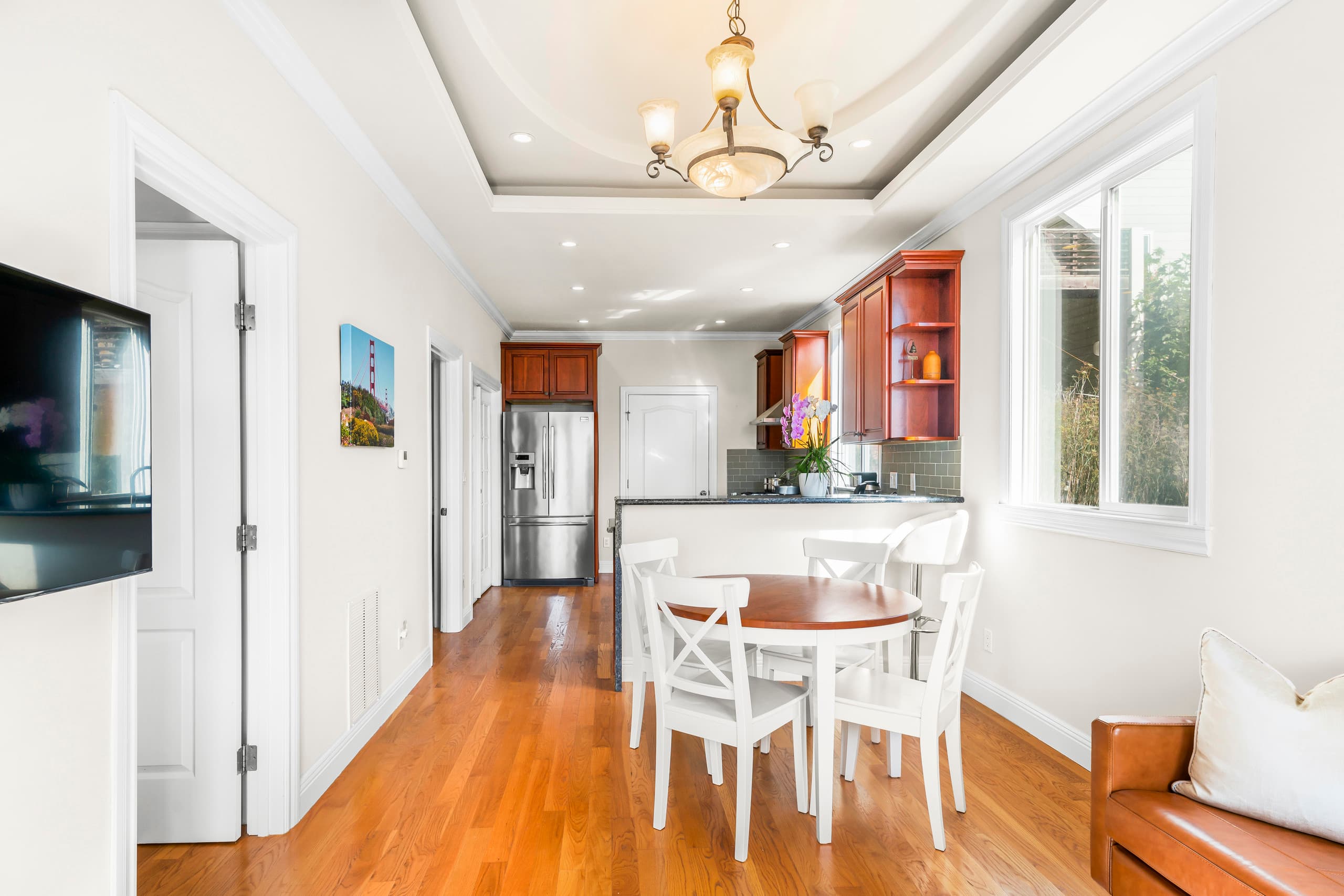 Home in San Francisco · ★4.98 · 2 bedrooms · 2 beds · 2 baths - Image 9