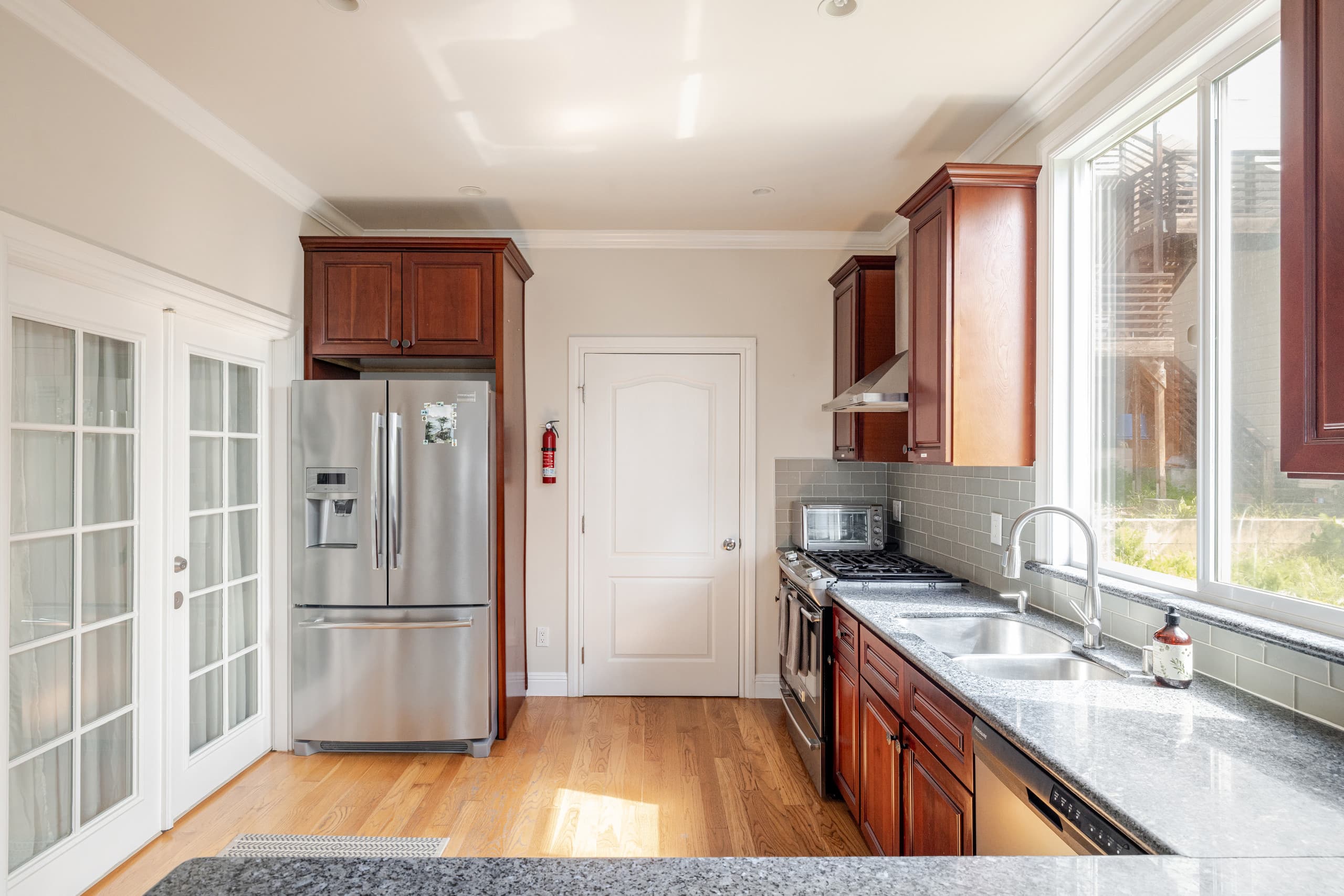 Home in San Francisco · ★4.98 · 2 bedrooms · 2 beds · 2 baths - Image 6
