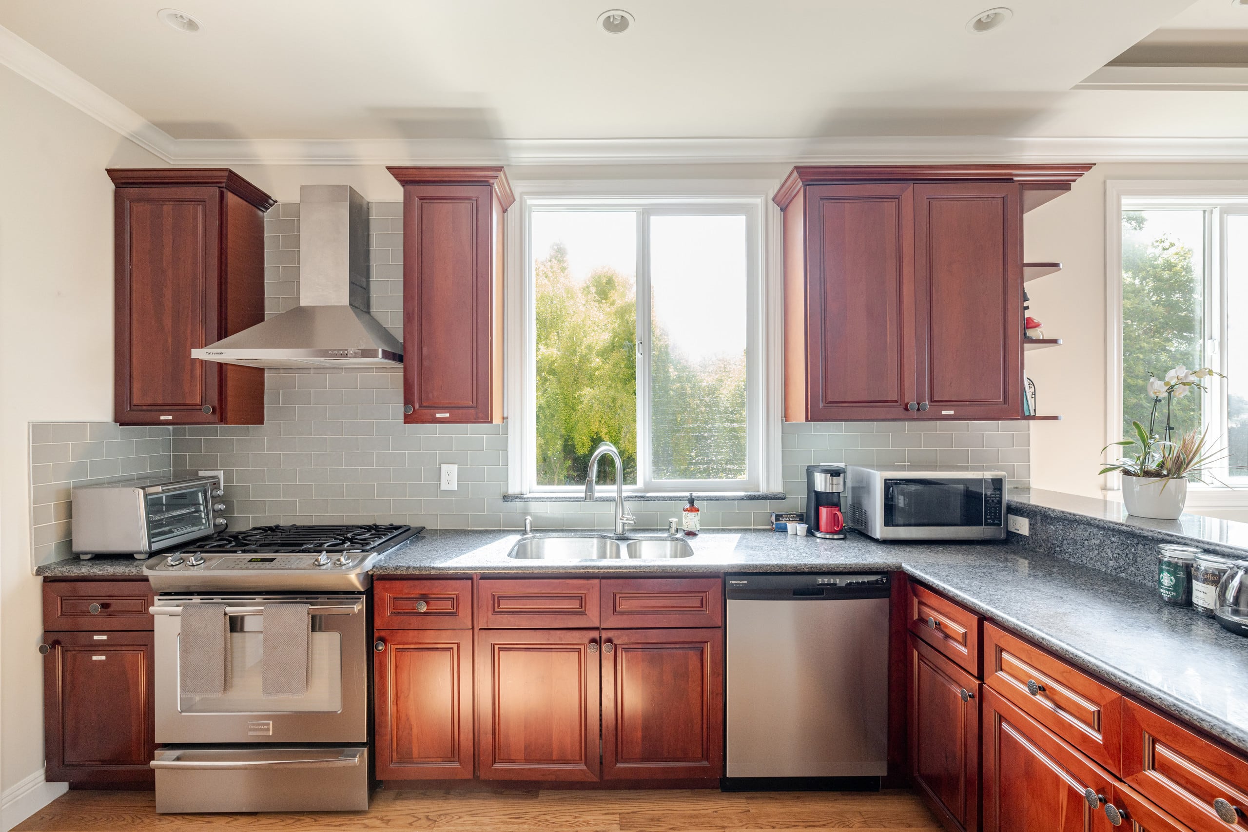 Home in San Francisco · ★4.98 · 2 bedrooms · 2 beds · 2 baths - Image 7