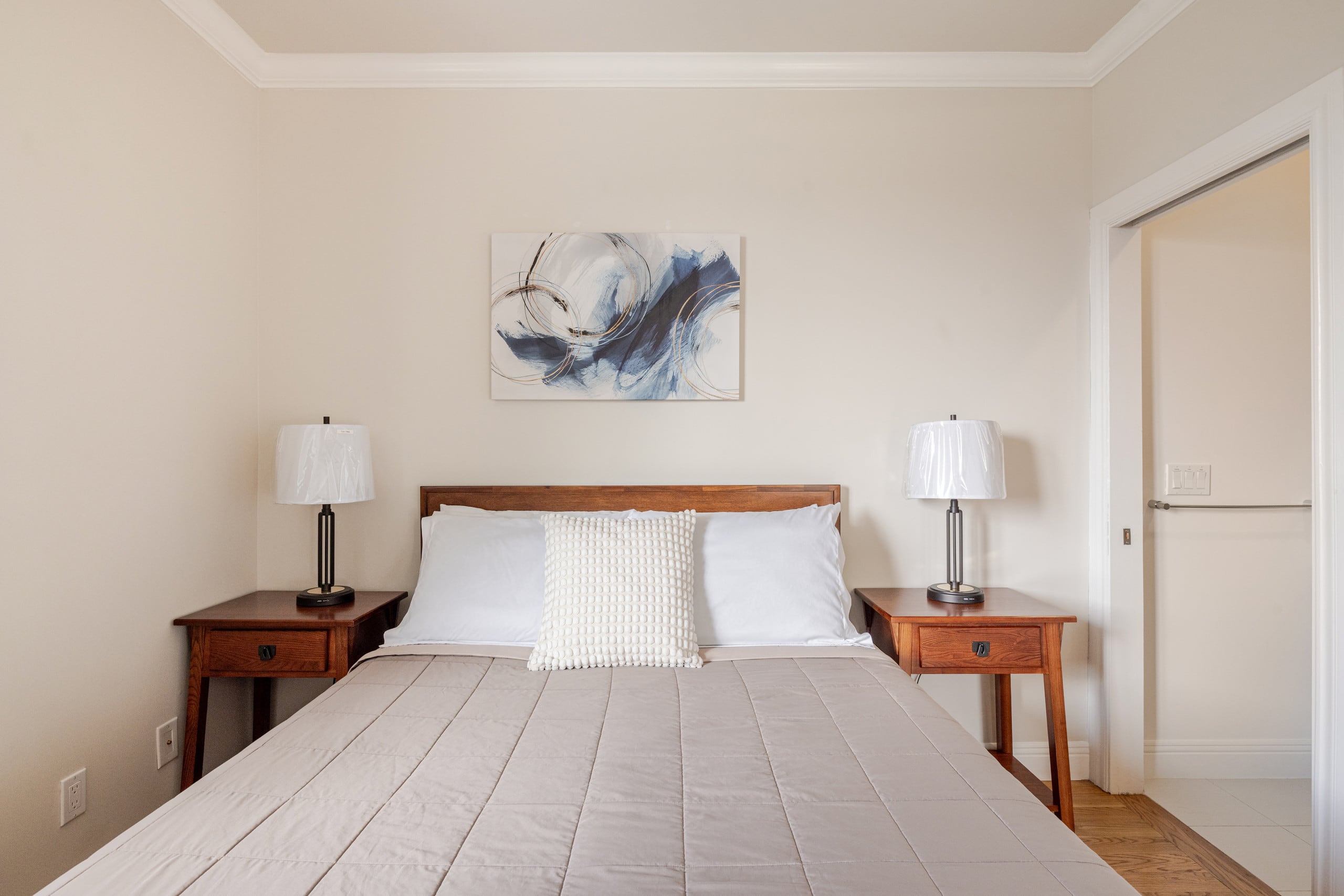 Home in San Francisco · ★4.98 · 2 bedrooms · 2 beds · 2 baths - Image 11