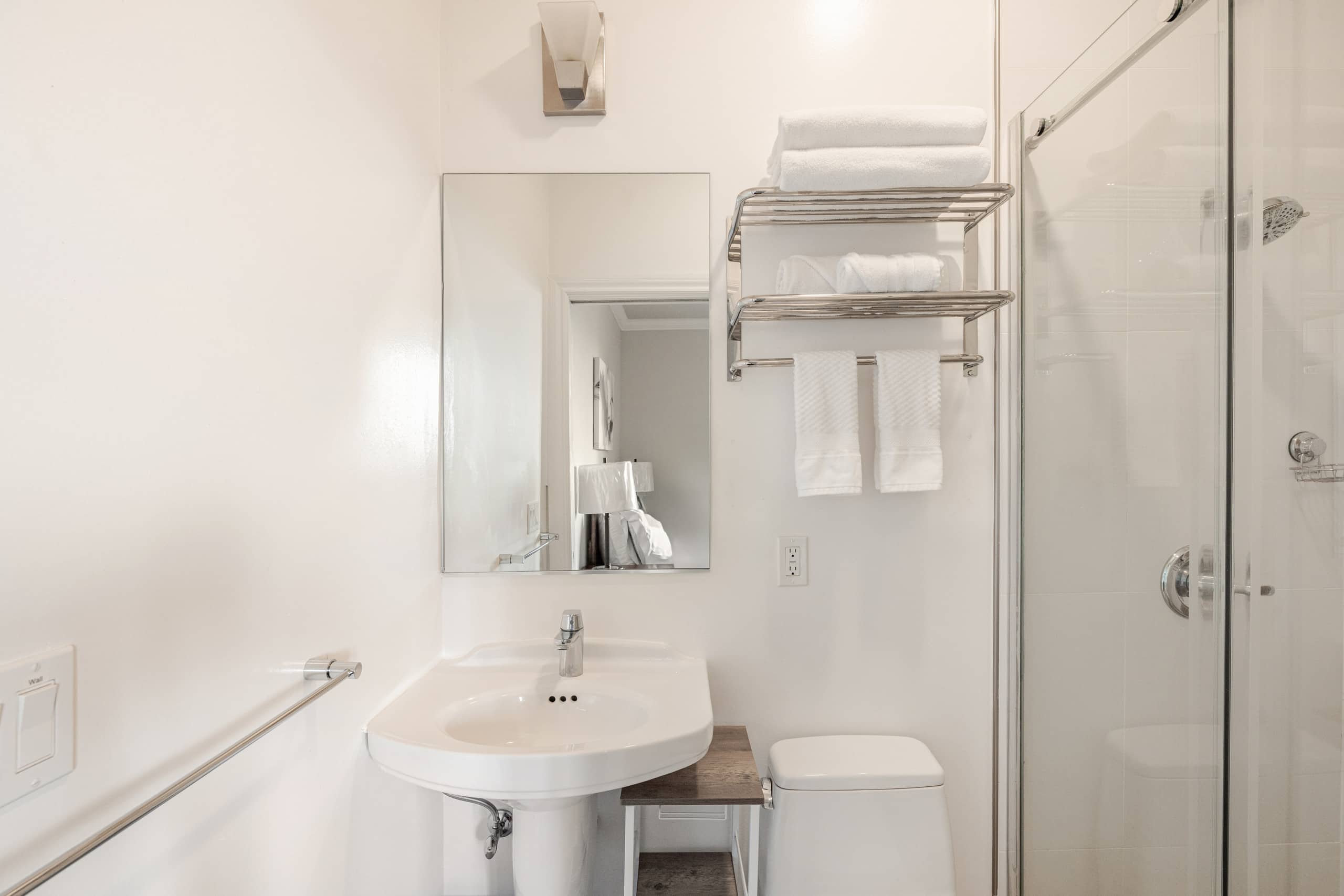 Home in San Francisco · ★4.98 · 2 bedrooms · 2 beds · 2 baths - Image 17