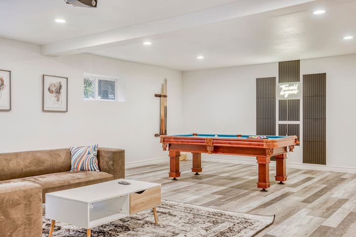 Emerald Heights Retreat near hiking trail 5BD/3BTH gallery image 4