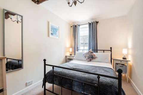 Cromwell House, Central Chepstow