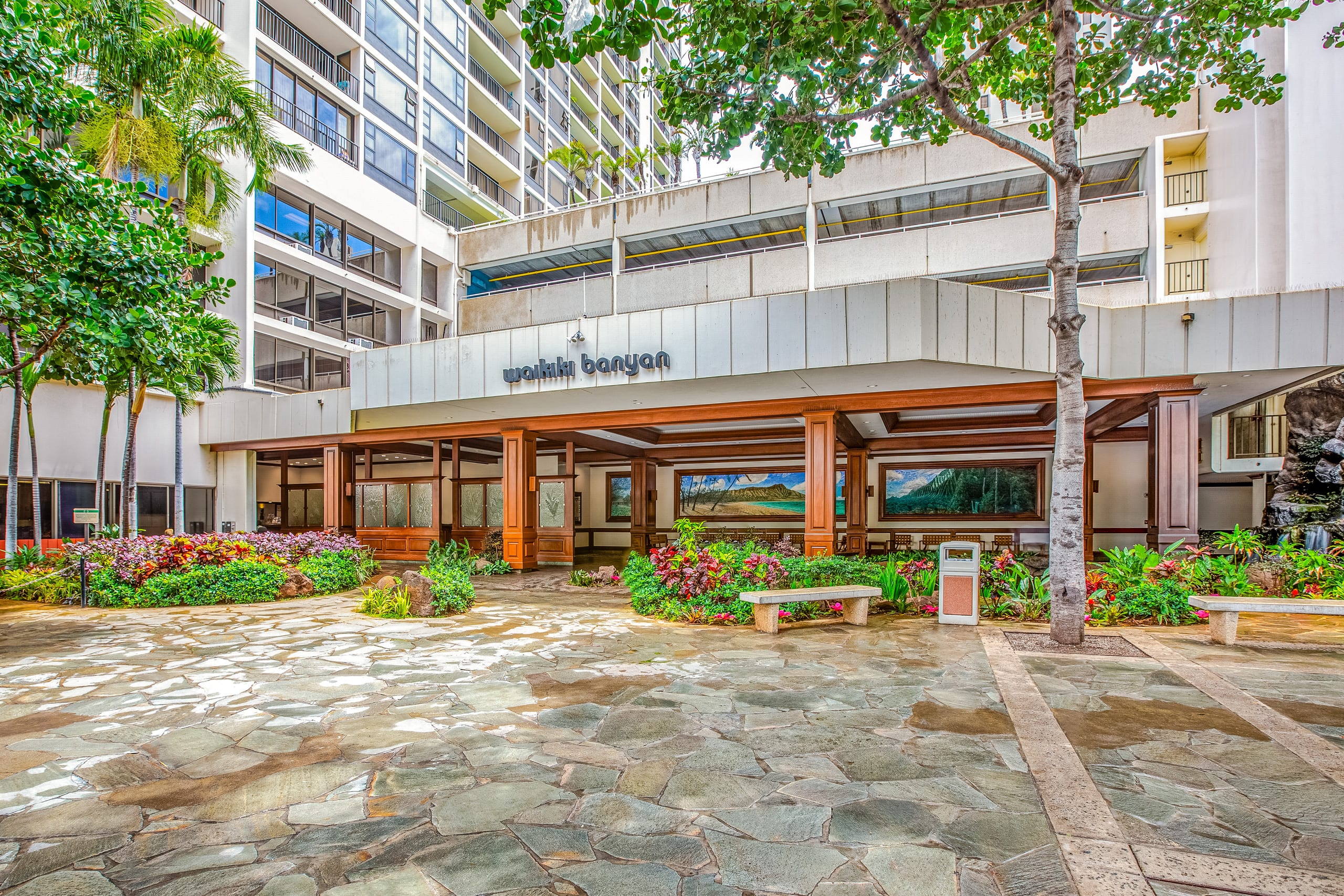 Modern Waikiki Banyan w/Parking. Walk to Beach! - Image 58